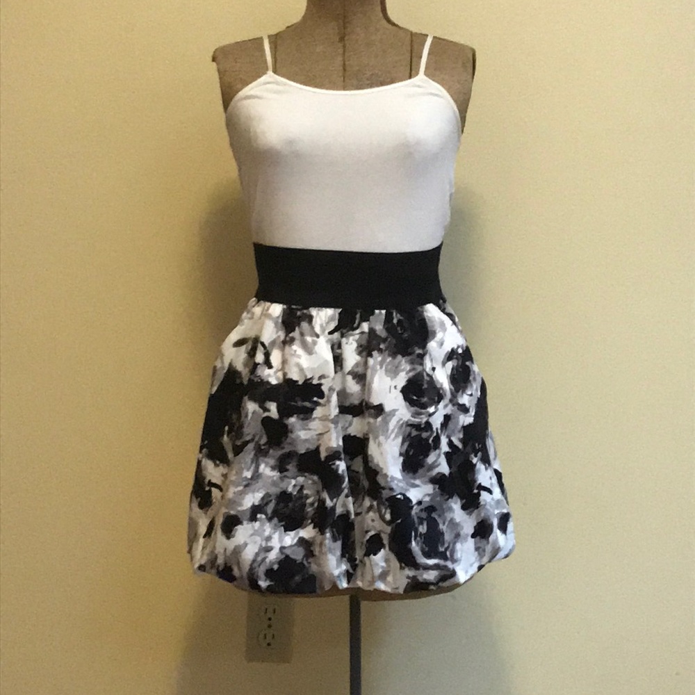 Black and White Abstract Floral Skirt with Pockets